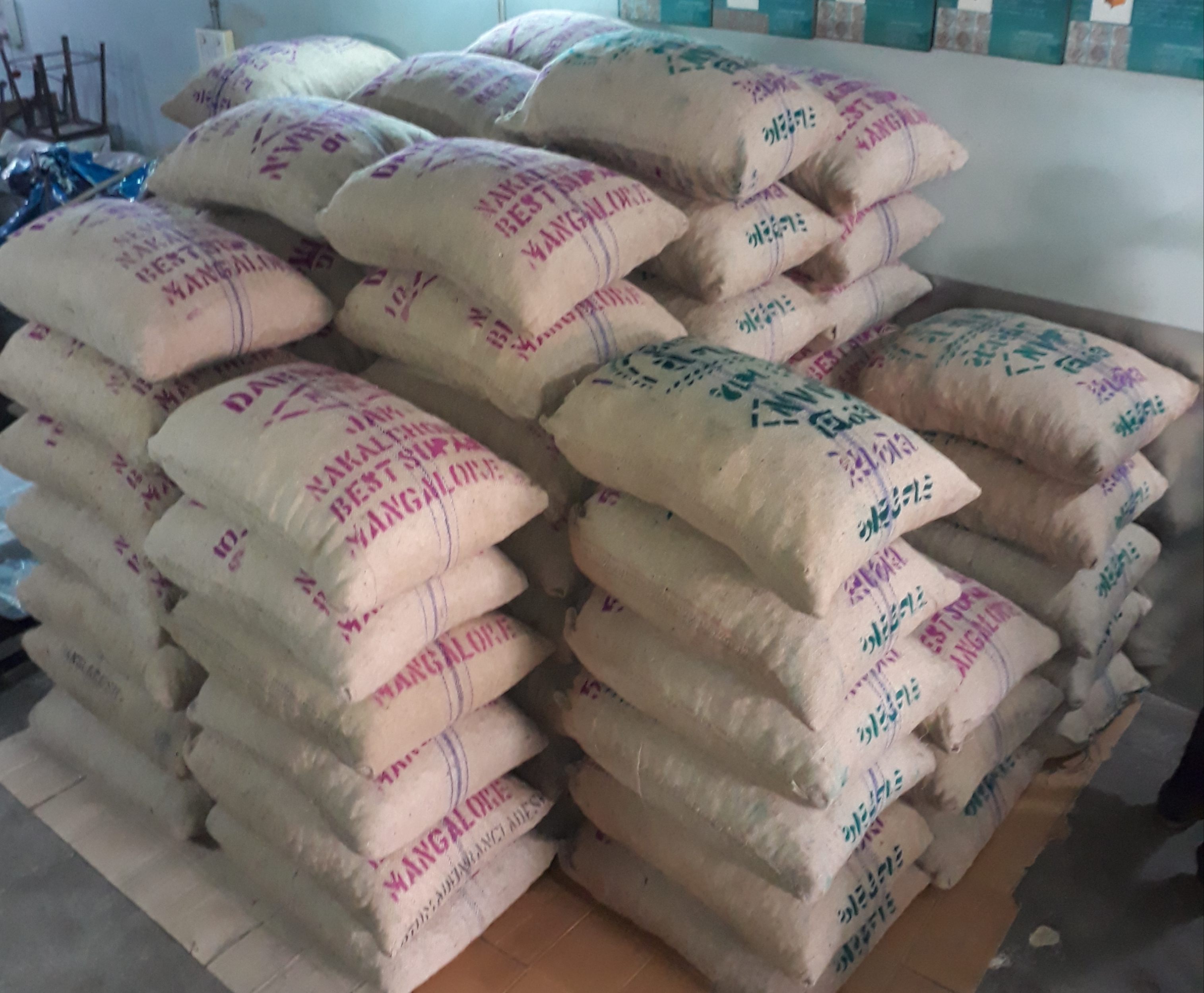 Bulk Warehouse Packed Supari Bags